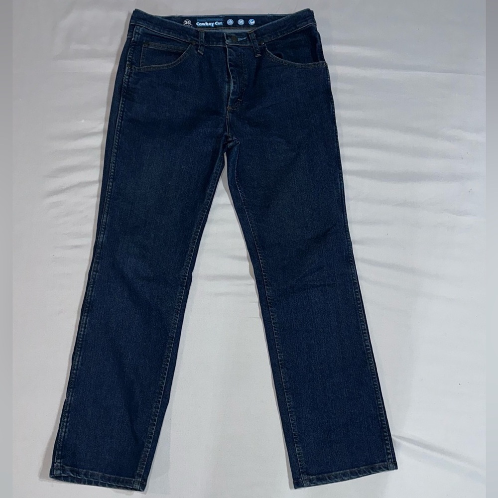 Wrangler Blue Straight Jeans with Classic Style
